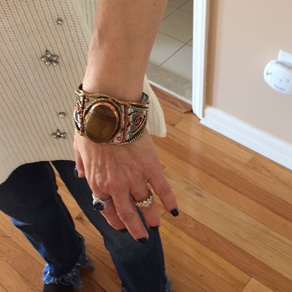 Metal Cuff Bracelet With a Natural Stone - Picture 2 of 3